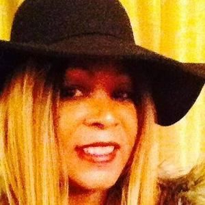 Meet your Posher, Lorrie